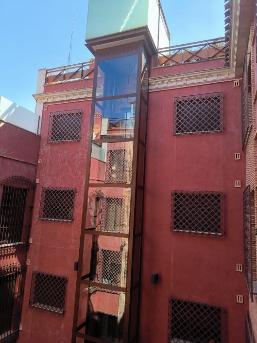 Accesibilidad estructura autoportante para ascensor